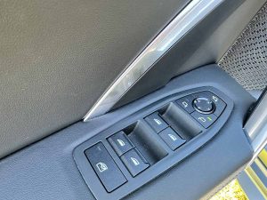 BMW iX2 XDrive 30 M SPORT AT 100 ELECTRICO 2025