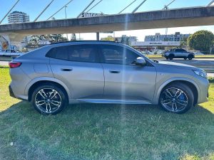 BMW iX2 XDrive 30 M SPORT AT 100 ELECTRICO 2025